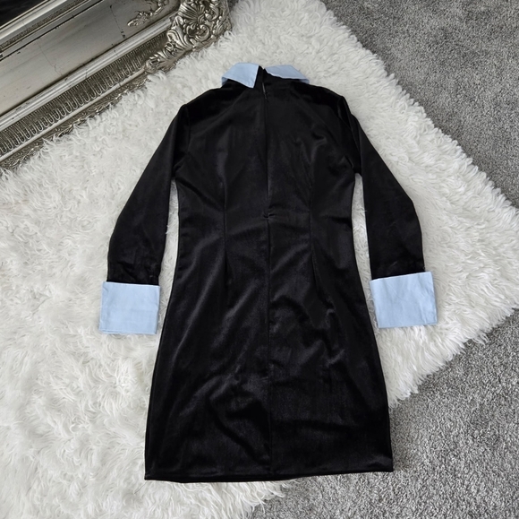 Double M Long Sleeve Collared Velvet Dress. Size Medium. New. - Picture 3 of 6